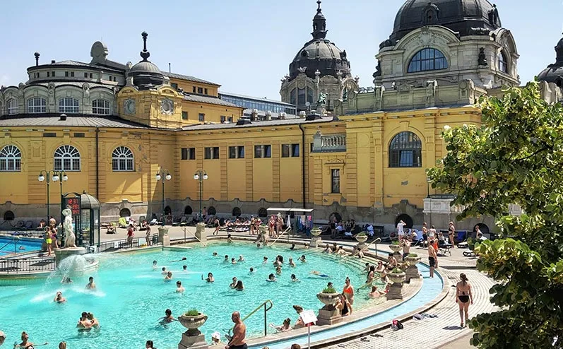 Šēčeņi termālie baseini Ungārijā